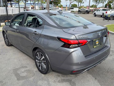 Used 2021 Nissan Versa SV image 6