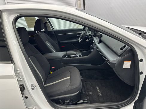 Used 2025 Hyundai Sonata SEL FWD image 13