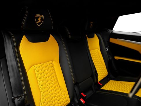 Used 2019 Lamborghini Urus AWD/4WD image 34