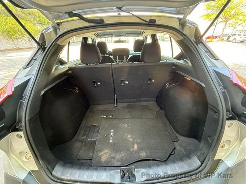 Used 2019 Nissan Kicks S image 17