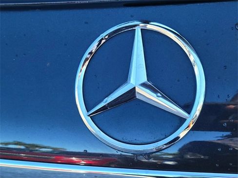 Used 2021 Mercedes-Benz GLC 300 image 5