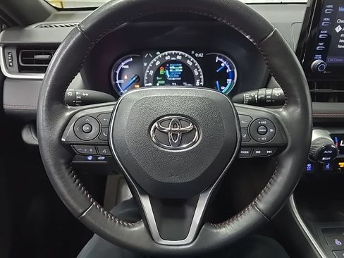 Used 2022 Toyota RAV4 SE w/ Weather & Moonroof Package AWD/4WD image 19