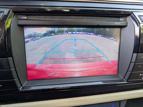 Used 2016 Toyota Corolla LE FWD image 22