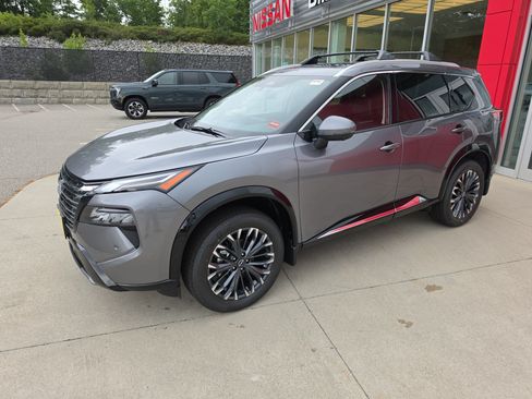 New 2026 Nissan Rogue Platinum AWD/4WD image 1