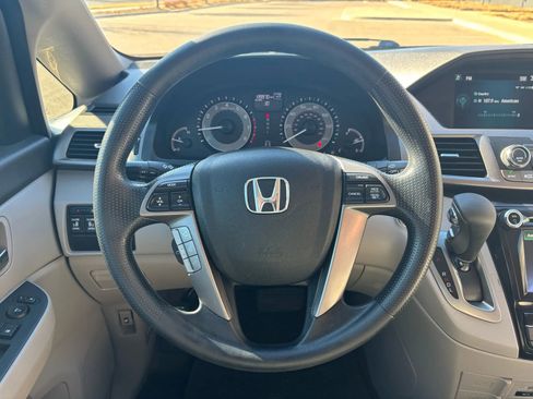 Used 2016 Honda Odyssey SE image 11