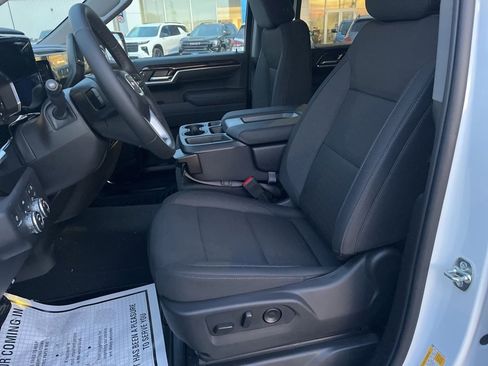 New 2026 GMC Sierra 1500 SLE w/ Preferred Package image 9