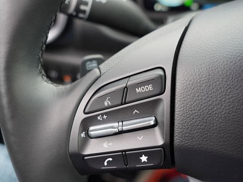 Used 2023 Hyundai Kona Limited image 32