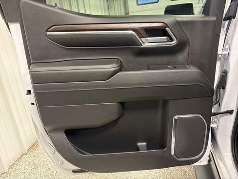Used 2024 GMC Sierra 1500 SLT AWD/4WD image 28