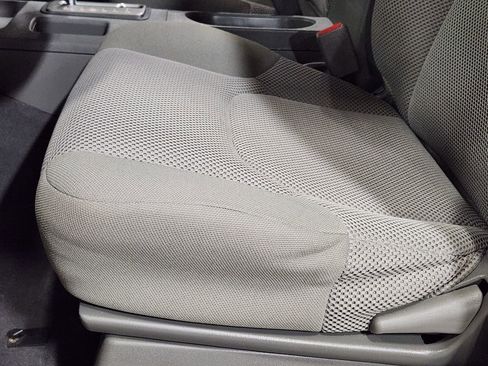 Used 2019 Nissan Frontier SV image 43