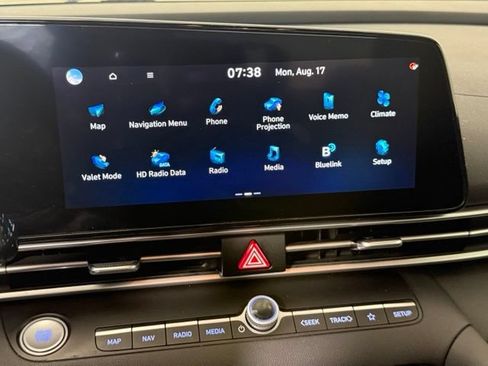Used 2023 Hyundai Elantra SEL w/ Convenience Package FWD image 19