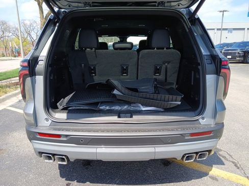 New 2026 Chevrolet Traverse LT w/ Driver Confidence Package AWD/4WD image 25