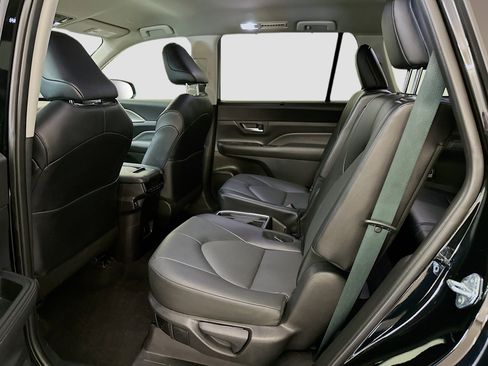 Used 2025 Toyota Grand Highlander XLE image 29