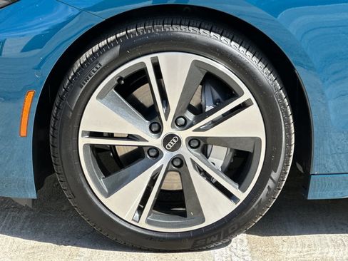 New 2025 Audi A6 e-tron Premium image 33