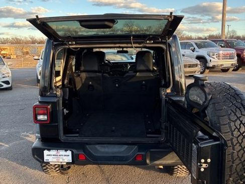 Used 2019 Jeep Wrangler Unlimited Sahara image 19