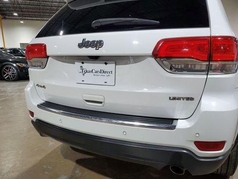 Used 2018 Jeep Grand Cherokee Limited w/ Luxury Group II image 44