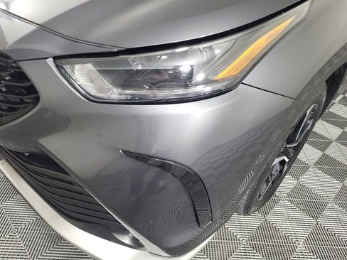 Used 2022 Toyota Highlander XSE image 4