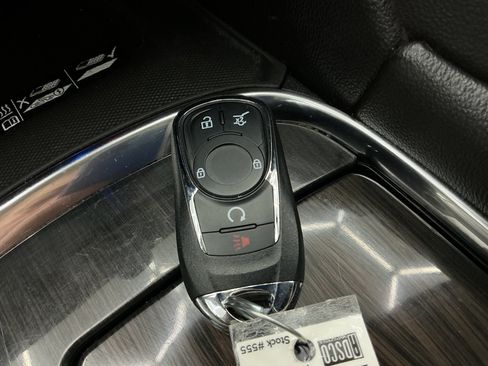 Used 2022 Buick Enclave Premium w/ Experience Buick Package FWD image 47