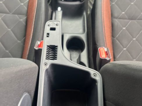 Used 2020 Nissan Kicks SR image 22