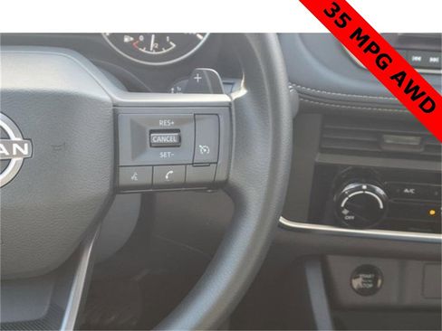 New 2025 Nissan Rogue S image 23
