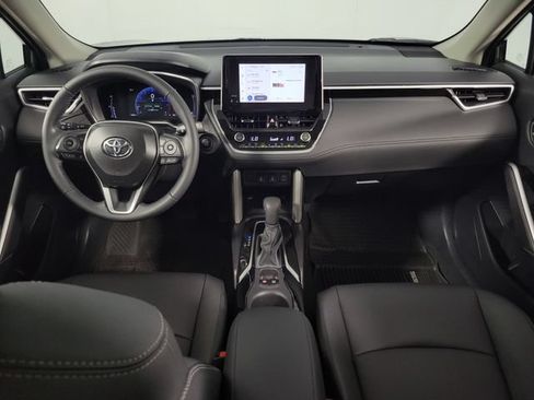 Used 2025 Toyota Corolla Cross XLE w/ Convenience Package AWD/4WD image 21