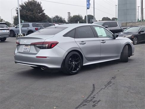 Used 2025 Honda Civic Sport image 4