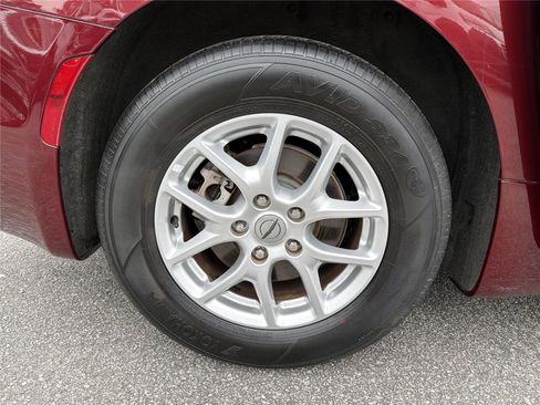 Used 2023 Chrysler Pacifica Touring-L FWD image 15