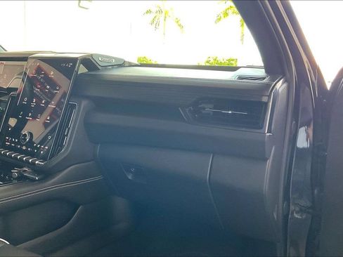 Used 2025 GMC Yukon AT4 Ultimate AWD/4WD image 24