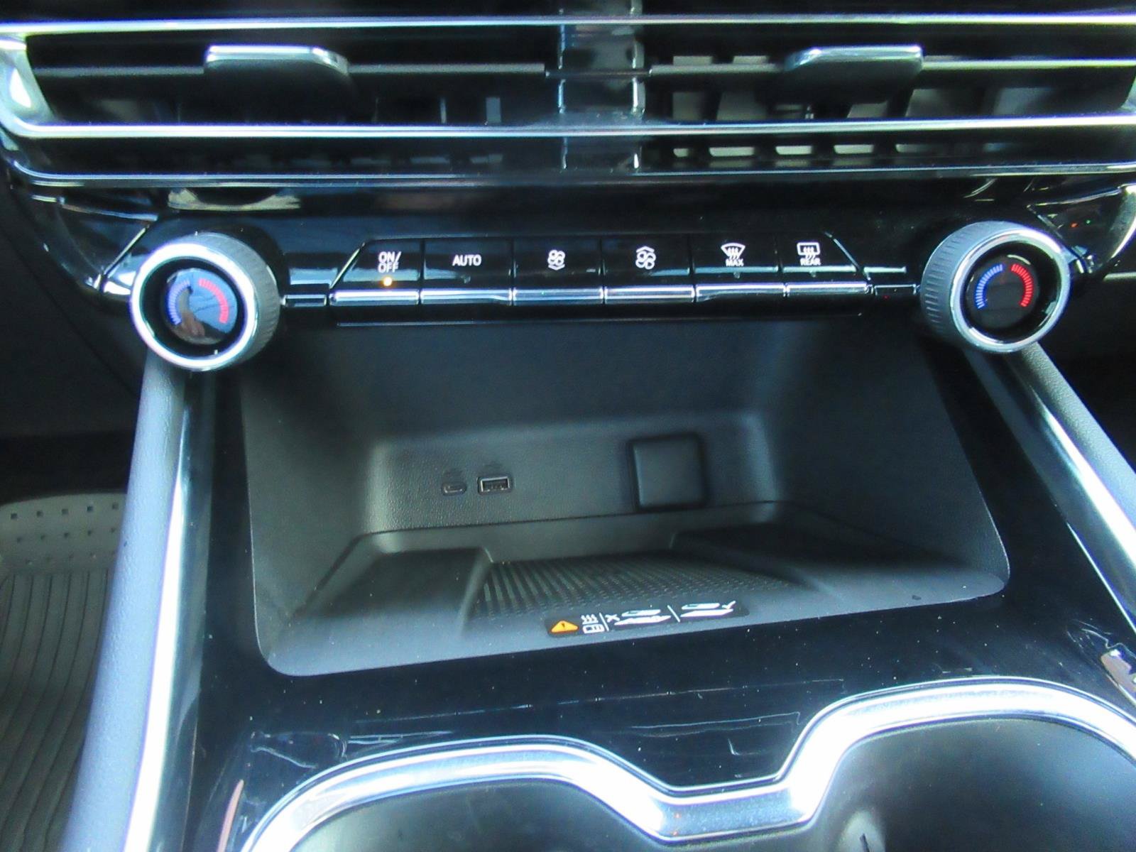 Used 2026 Chevrolet Traverse RS FWD image 29