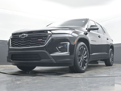 Used 2022 Chevrolet Traverse RS FWD image 23