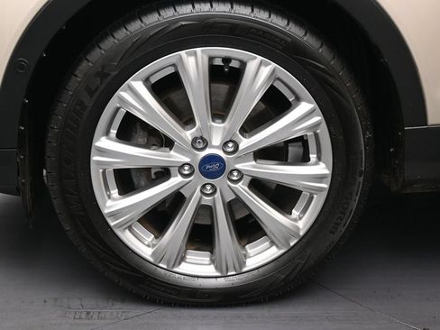 Used 2017 Ford Escape Titanium w/ Equipment Group 301A AWD/4WD image 40
