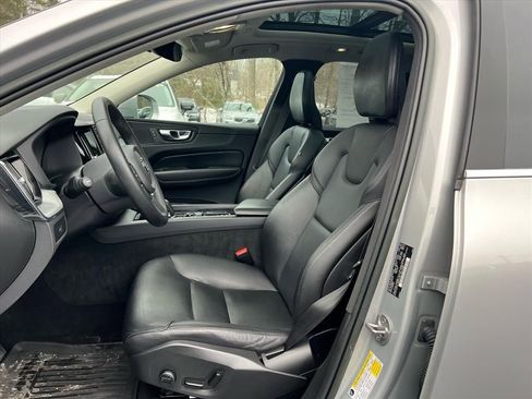Certified 2023 Volvo XC60 B5 Core w/ Climate Package AWD/4WD image 10