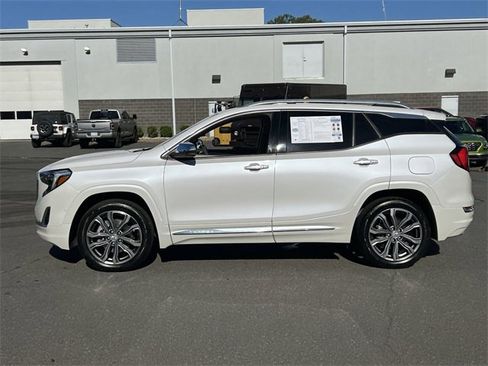 Used 2020 GMC Terrain Denali w/ Denali Premium Package image 10