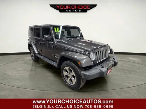 Used 2016 Jeep Wrangler Unlimited Sahara w/ Connectivity Group AWD/4WD image 8