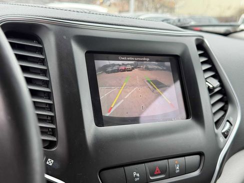 Used 2021 Jeep Cherokee Latitude Plus image 25