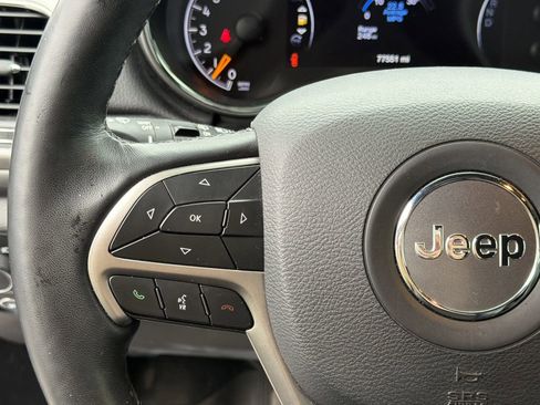 Used 2021 Jeep Grand Cherokee Laredo X image 23