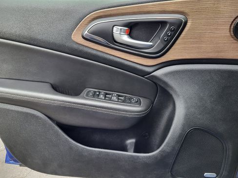 Used 2015 Chrysler 200 C w/ Navigation & Sound Group I image 10