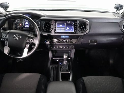 Used 2022 Toyota Tacoma TRD Sport w/ Technology Package AWD/4WD image 8