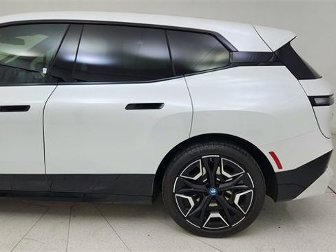 Used 2025 BMW iX xDrive50 image 10