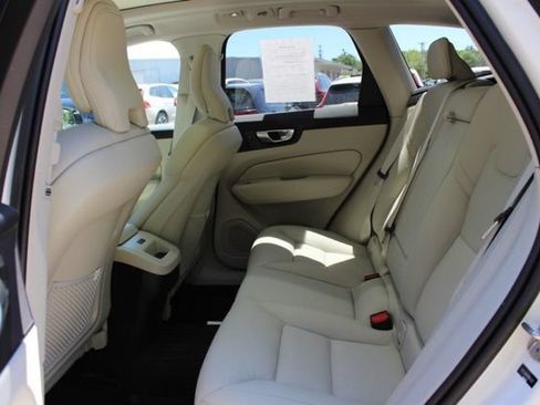 Certified 2024 Volvo XC60 B5 Core w/ Climate Package AWD/4WD image 22