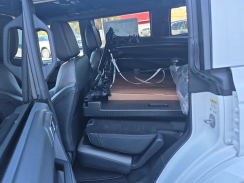 New 2025 Ford Bronco Outer Banks image 14