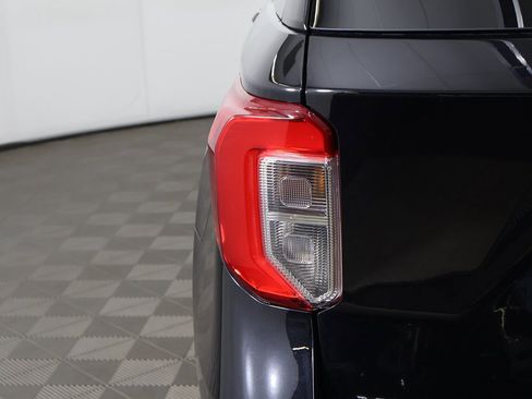 Used 2023 Ford Explorer XLT w/ Equipment Group 202A image 15