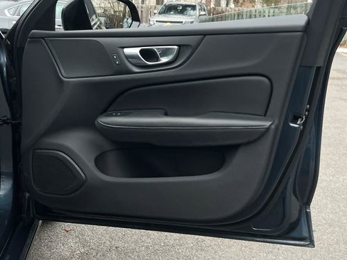 Used 2024 Volvo S60 B5 Core image 9