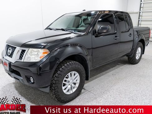 Used 2016 Nissan Frontier SV image 2