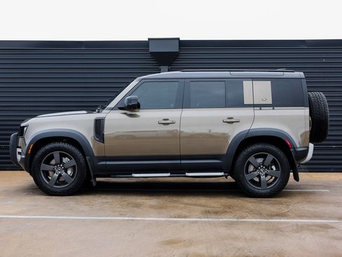 Used 2020 Land Rover Defender 110 SE image 2