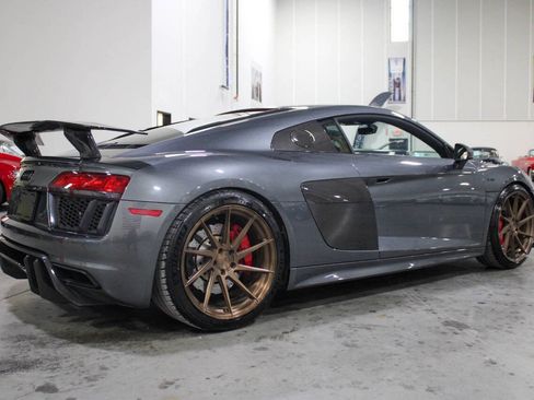 Used 2017 Audi R8 V10 w/ Carbon Exterior Package image 6