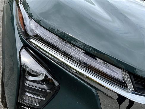 Used 2025 Chevrolet Trax LT w/ Driver Confidence Package FWD image 23