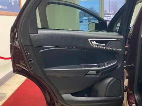 Used 2021 Ford Edge SEL image 14