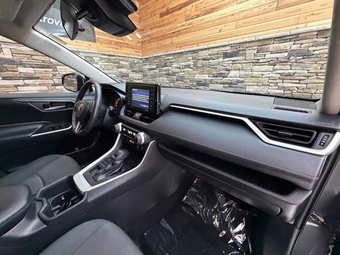 Used 2022 Toyota RAV4 XLE w/ Convenience Package image 13