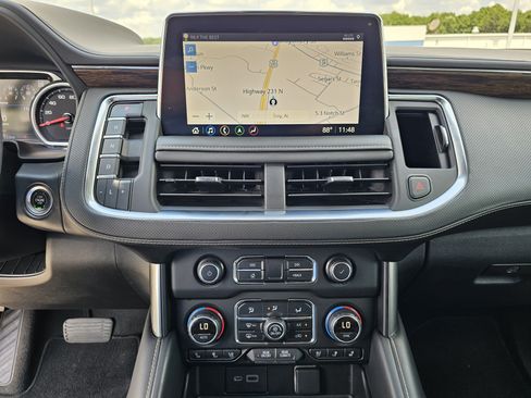 Used 2021 Chevrolet Tahoe Premier w/ Premium Package AWD/4WD image 27