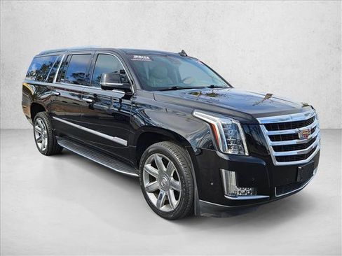Used 2020 Cadillac Escalade ESV Luxury AWD/4WD image 3